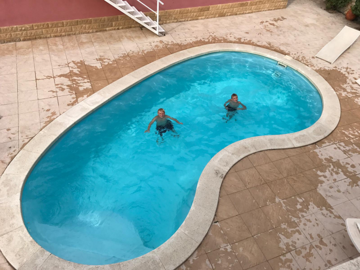 Schwimbad pool ebro fishing unterkunft familie (2)